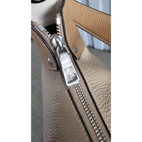 New Coach CH508 Mara Hobo Pebble Leather Shoulder bag Sandy Beige Multi - Picture 4 of 9